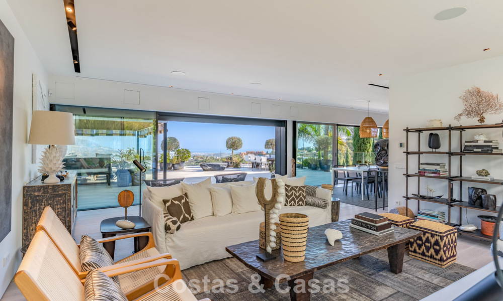 Contemporary luxury villa with panoramic mountain and sea views for sale in the hills of East Marbella 790984