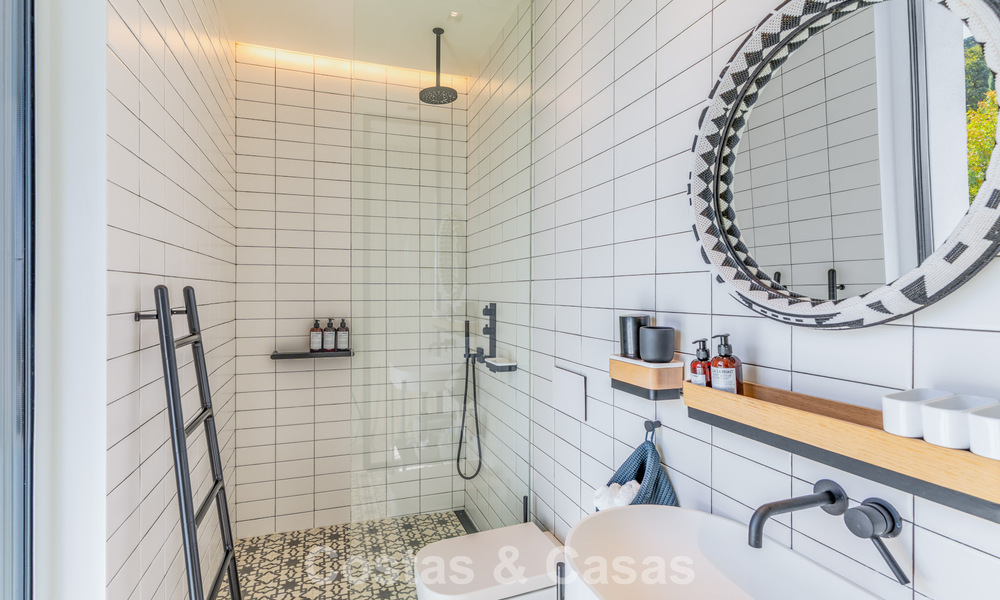 Contemporary luxury villa with panoramic mountain and sea views for sale in the hills of East Marbella 790994