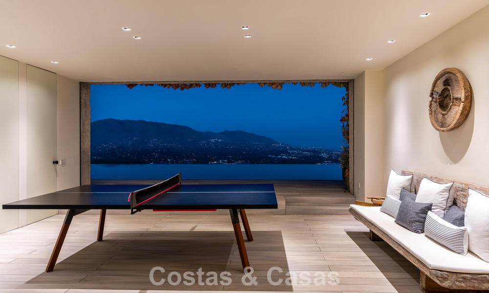 Contemporary luxury villa with panoramic mountain and sea views for sale in the hills of East Marbella 791004