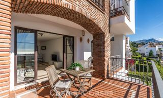 Well-maintained Mediterranean apartment with golf and sea views for sale in a golf resort in the hills of Marbella - Benahavís 790924 