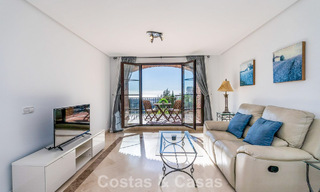 Well-maintained Mediterranean apartment with golf and sea views for sale in a golf resort in the hills of Marbella - Benahavís 790925 