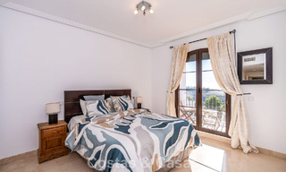 Well-maintained Mediterranean apartment with golf and sea views for sale in a golf resort in the hills of Marbella - Benahavís 790938 