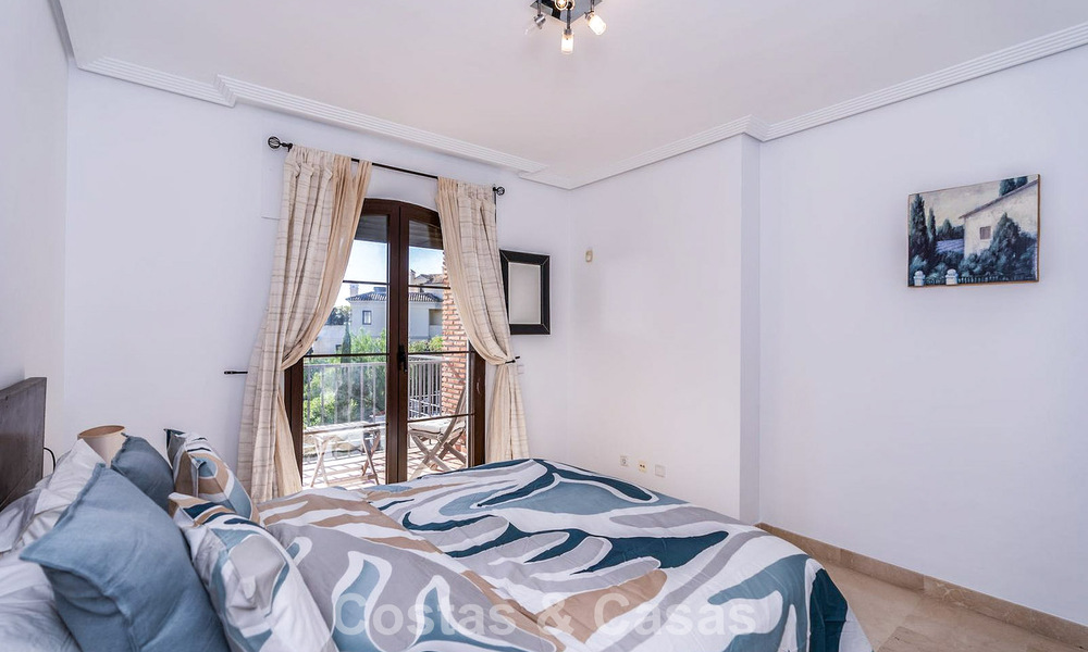 Well-maintained Mediterranean apartment with golf and sea views for sale in a golf resort in the hills of Marbella - Benahavís 790939