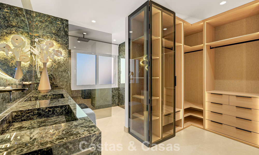 Spacious duplex penthouse for sale with sea views in an iconic beachfront complex on the New Golden Mile, Marbella - Estepona 790826