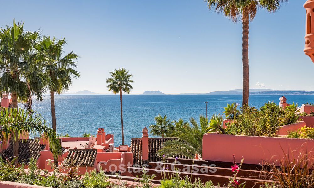 Spacious duplex penthouse for sale with sea views in an iconic beachfront complex on the New Golden Mile, Marbella - Estepona 790829