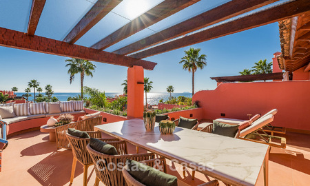 Spacious duplex penthouse for sale with sea views in an iconic beachfront complex on the New Golden Mile, Marbella - Estepona 790833