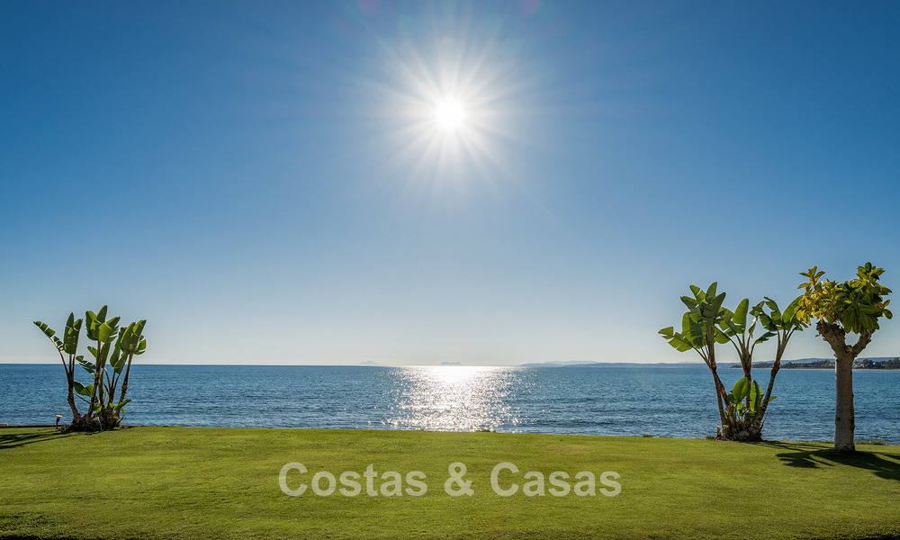 Spacious duplex penthouse for sale with sea views in an iconic beachfront complex on the New Golden Mile, Marbella - Estepona 790853