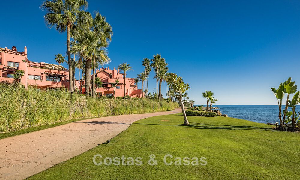 Spacious duplex penthouse for sale with sea views in an iconic beachfront complex on the New Golden Mile, Marbella - Estepona 790857