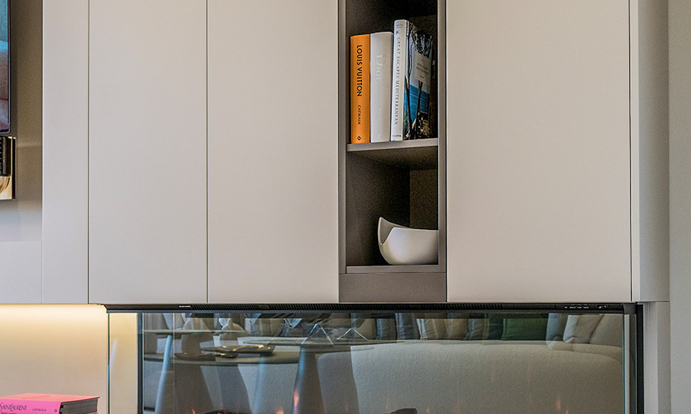 Spacious duplex penthouse for sale with sea views in an iconic beachfront complex on the New Golden Mile, Marbella - Estepona 790859