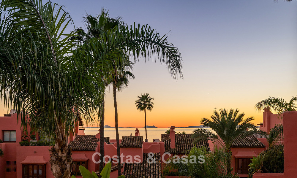 Spacious duplex penthouse for sale with sea views in an iconic beachfront complex on the New Golden Mile, Marbella - Estepona 790866