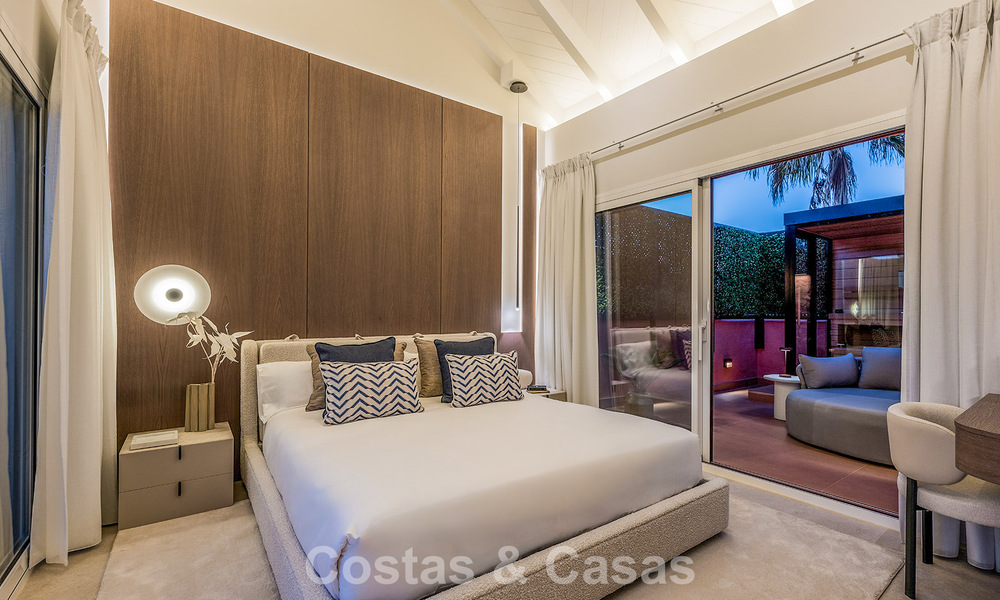 Spacious duplex penthouse for sale with sea views in an iconic beachfront complex on the New Golden Mile, Marbella - Estepona 790872