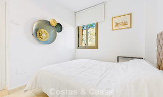 Garden apartment with sea views for sale in a gated complex in Marbella - Benahavís 791251 