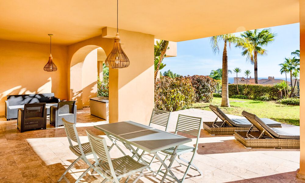 Garden apartment with sea views for sale in a gated complex in Marbella - Benahavís 791256