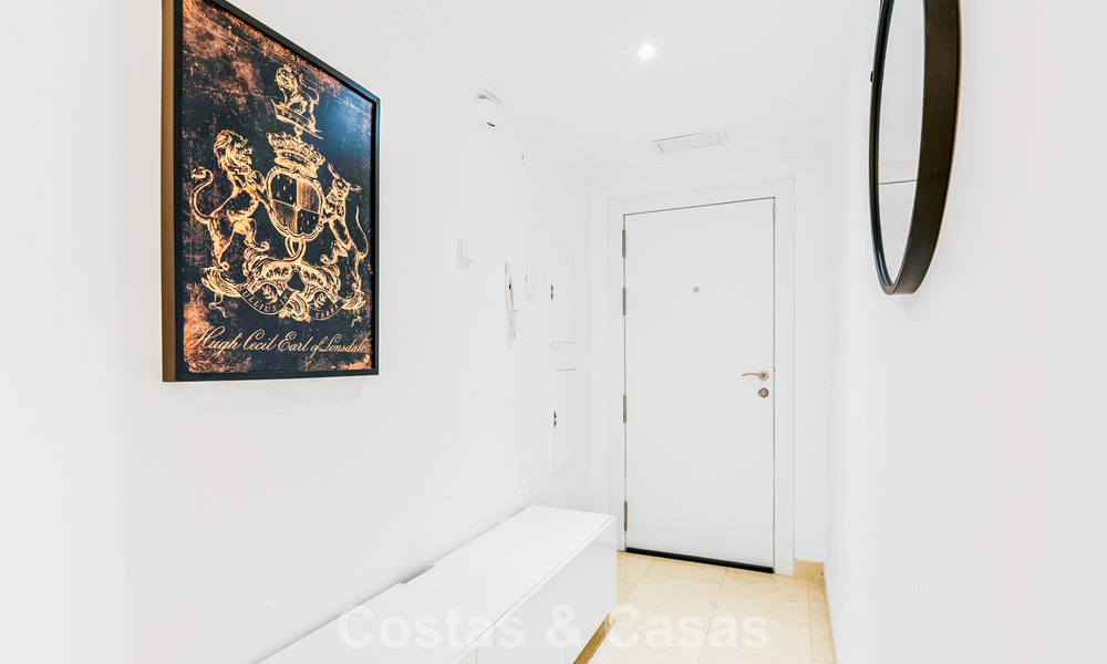 Garden apartment with sea views for sale in a gated complex in Marbella - Benahavís 791259