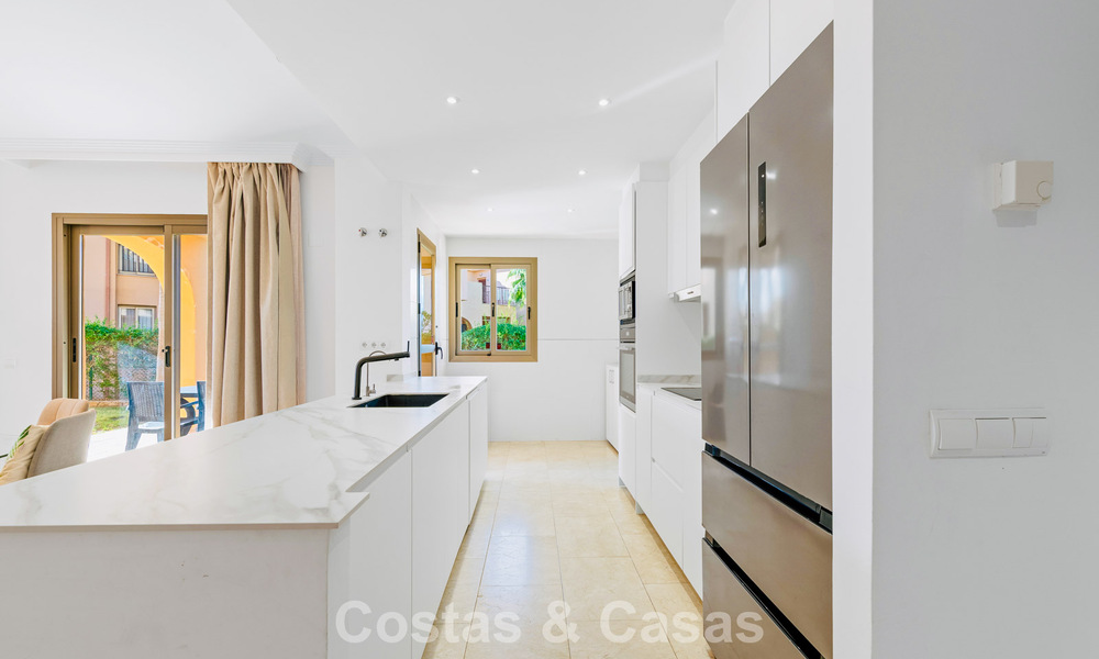 Garden apartment with sea views for sale in a gated complex in Marbella - Benahavís 791261