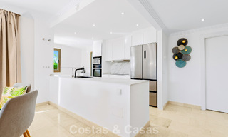 Garden apartment with sea views for sale in a gated complex in Marbella - Benahavís 791262 