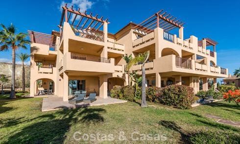 Garden apartment with sea views for sale in a gated complex in Marbella - Benahavís 791273
