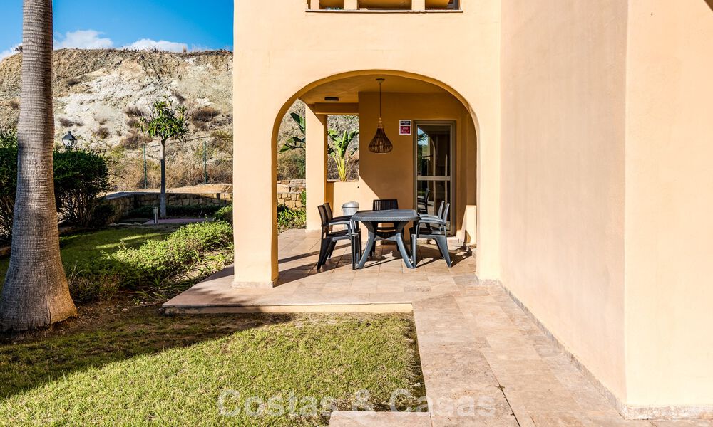 Garden apartment with sea views for sale in a gated complex in Marbella - Benahavís 791275