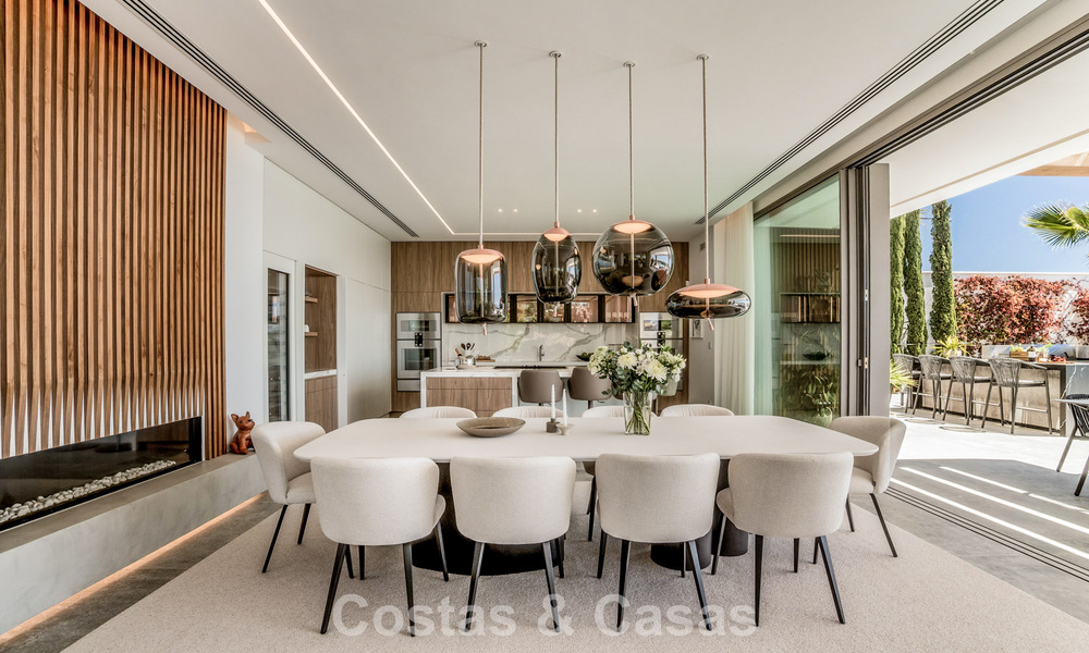 Villa with cutting-edge design for sale with panoramic sea views, located within a prestigious golfr esort, Marbella - Benahavís 791010