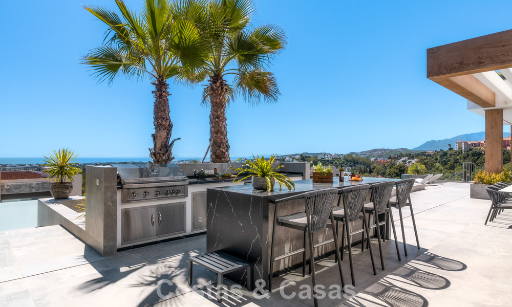 Villa with cutting-edge design for sale with panoramic sea views, located within a prestigious golfr esort, Marbella - Benahavís 791022