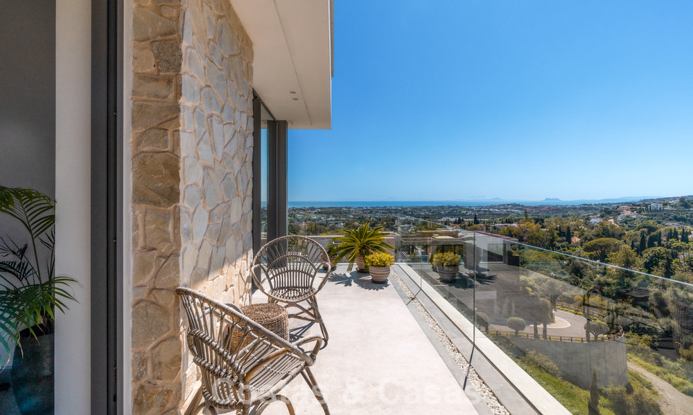 Villa with cutting-edge design for sale with panoramic sea views, located within a prestigious golfr esort, Marbella - Benahavís 791031