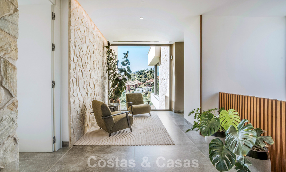 Villa with cutting-edge design for sale with panoramic sea views, located within a prestigious golfr esort, Marbella - Benahavís 791033