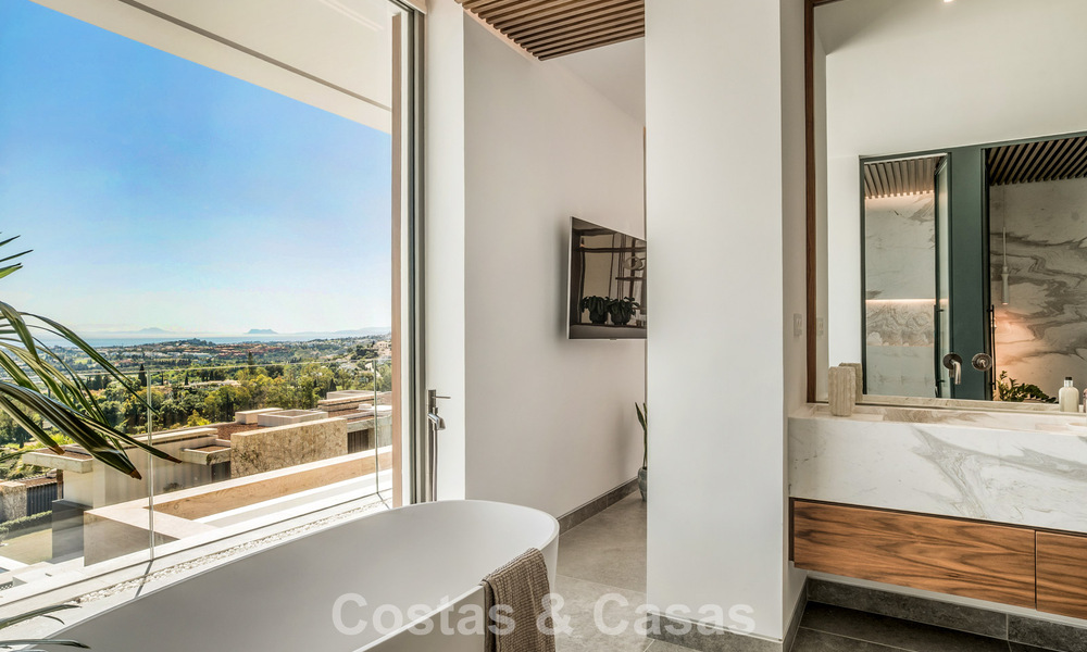 Villa with cutting-edge design for sale with panoramic sea views, located within a prestigious golfr esort, Marbella - Benahavís 791039