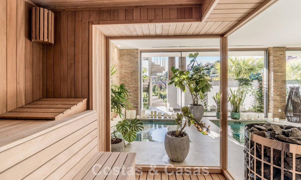 Villa with cutting-edge design for sale with panoramic sea views, located within a prestigious golfr esort, Marbella - Benahavís 791051