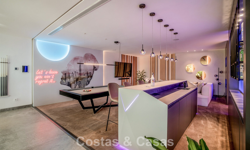 Villa with cutting-edge design for sale with panoramic sea views, located within a prestigious golfr esort, Marbella - Benahavís 791055