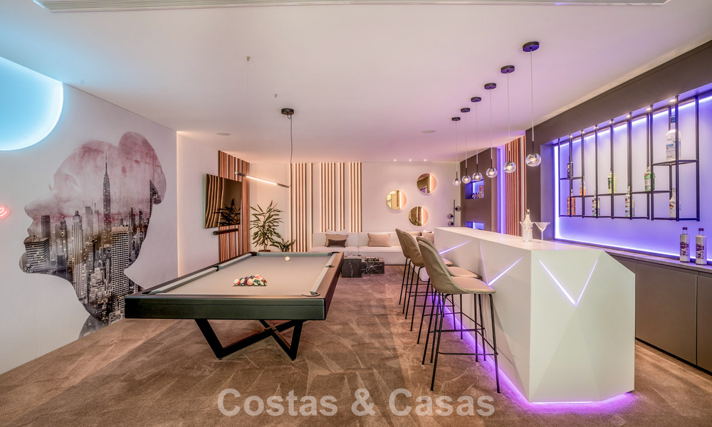 Villa with cutting-edge design for sale with panoramic sea views, located within a prestigious golfr esort, Marbella - Benahavís 791056