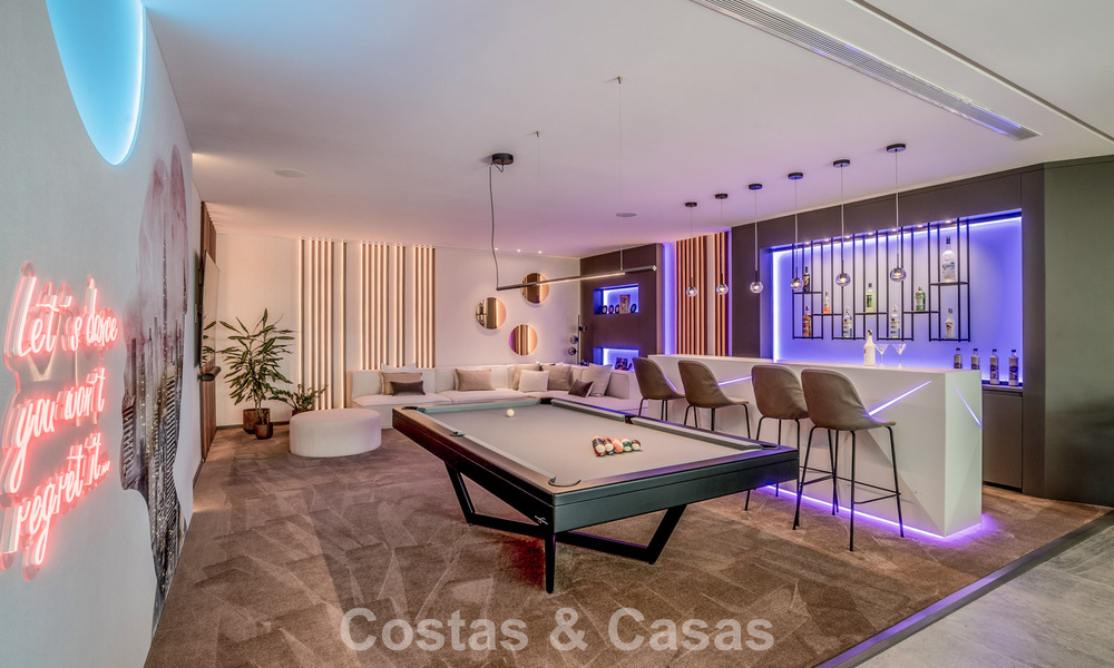 Villa with cutting-edge design for sale with panoramic sea views, located within a prestigious golfr esort, Marbella - Benahavís 791057