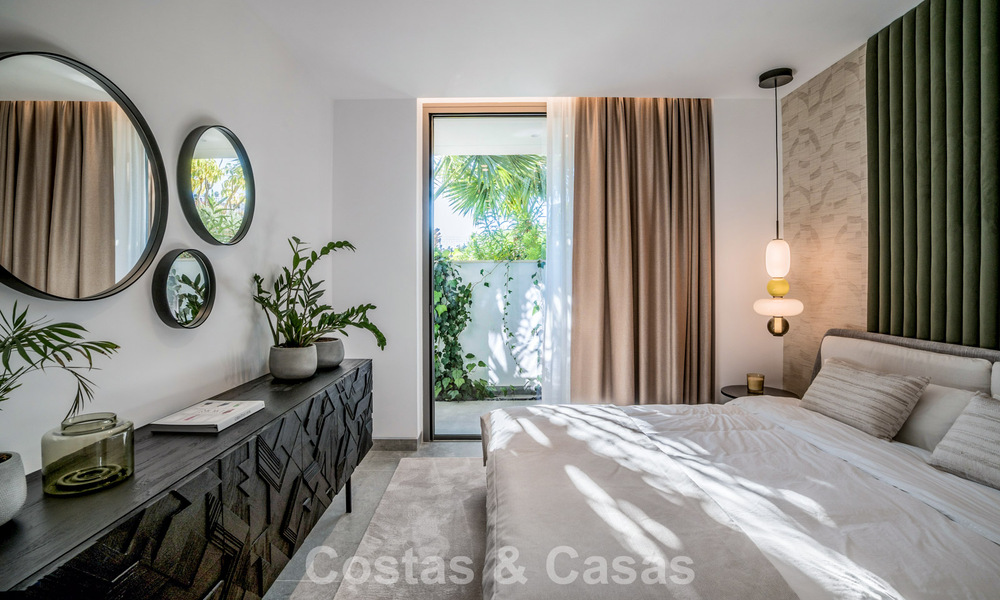 Villa with cutting-edge design for sale with panoramic sea views, located within a prestigious golfr esort, Marbella - Benahavís 791060