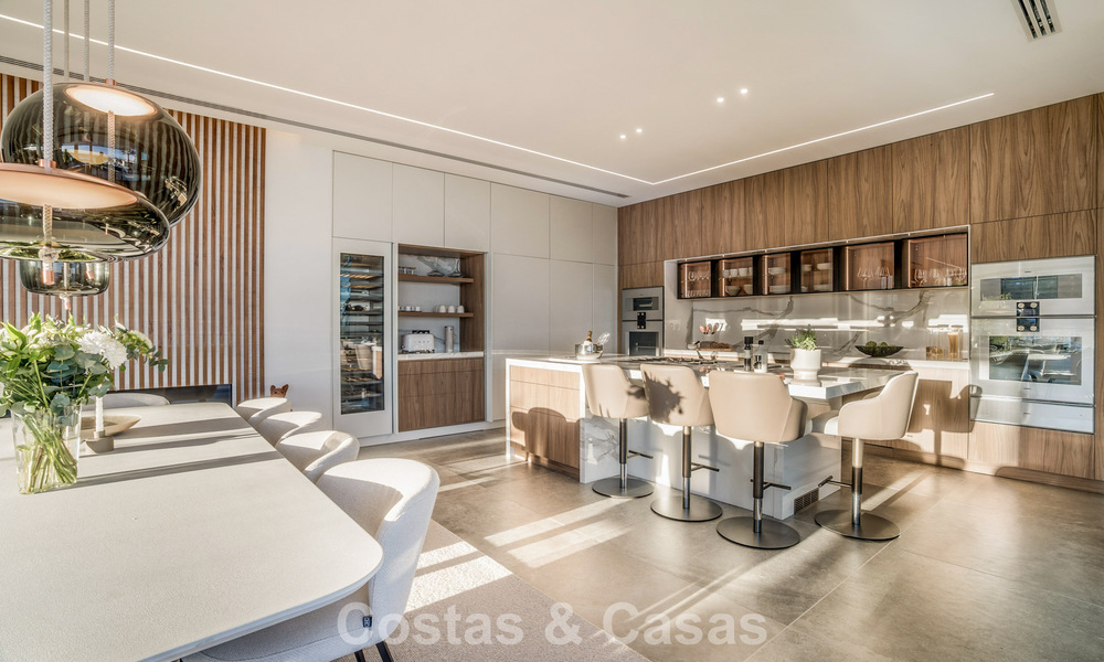 Villa with cutting-edge design for sale with panoramic sea views, located within a prestigious golfr esort, Marbella - Benahavís 791070