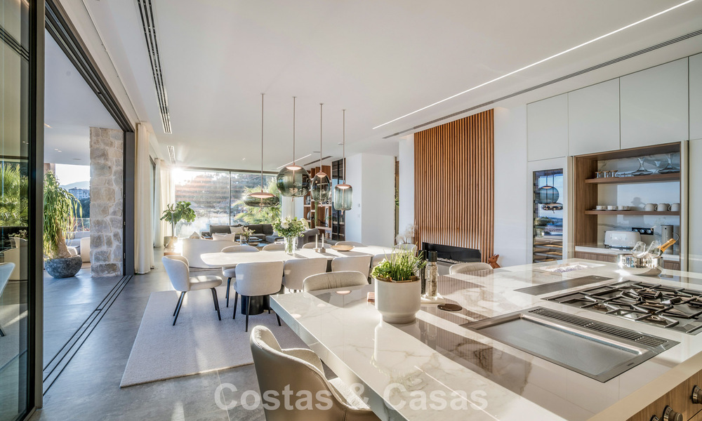 Villa with cutting-edge design for sale with panoramic sea views, located within a prestigious golfr esort, Marbella - Benahavís 791071