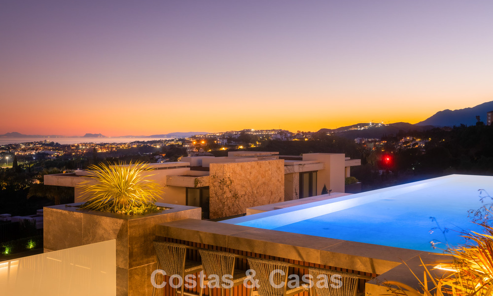 Villa with cutting-edge design for sale with panoramic sea views, located within a prestigious golfr esort, Marbella - Benahavís 791074