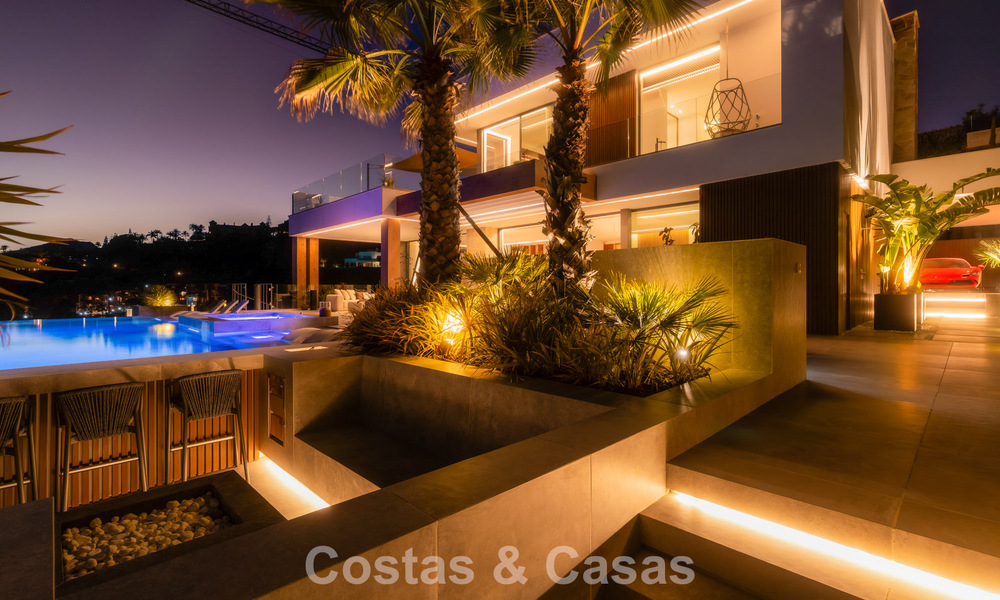 Villa with cutting-edge design for sale with panoramic sea views, located within a prestigious golfr esort, Marbella - Benahavís 791076