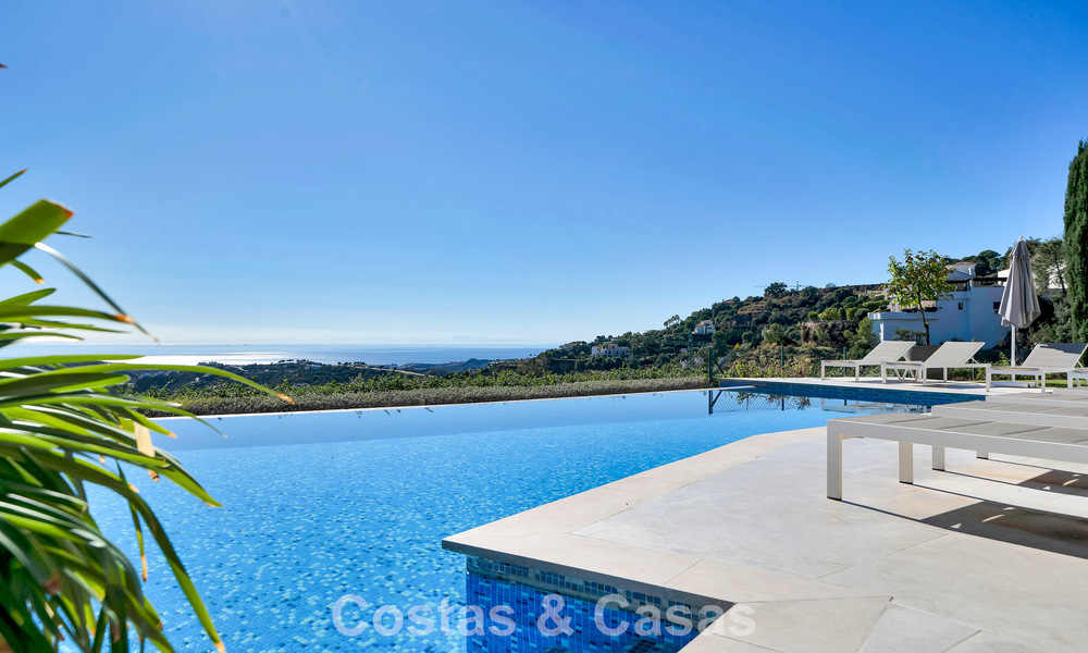 Grand Spanish luxury villa for sale with sublime sea views in a gated community in Benahavís - Marbella 791210