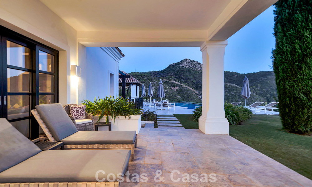 Grand Spanish luxury villa for sale with sublime sea views in a gated community in Benahavís - Marbella 791213