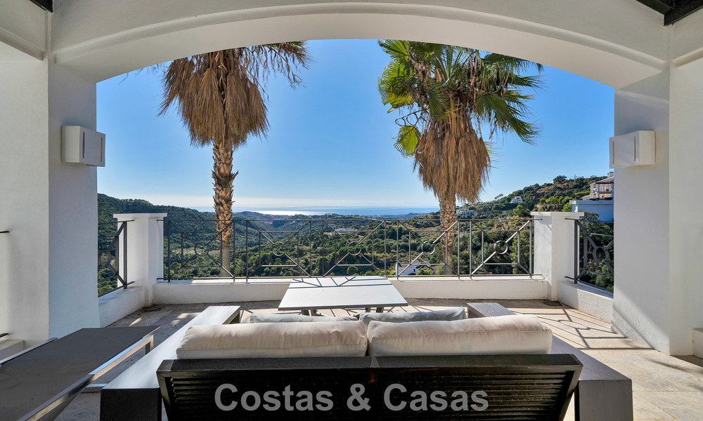Grand Spanish luxury villa for sale with sublime sea views in a gated community in Benahavís - Marbella 791214