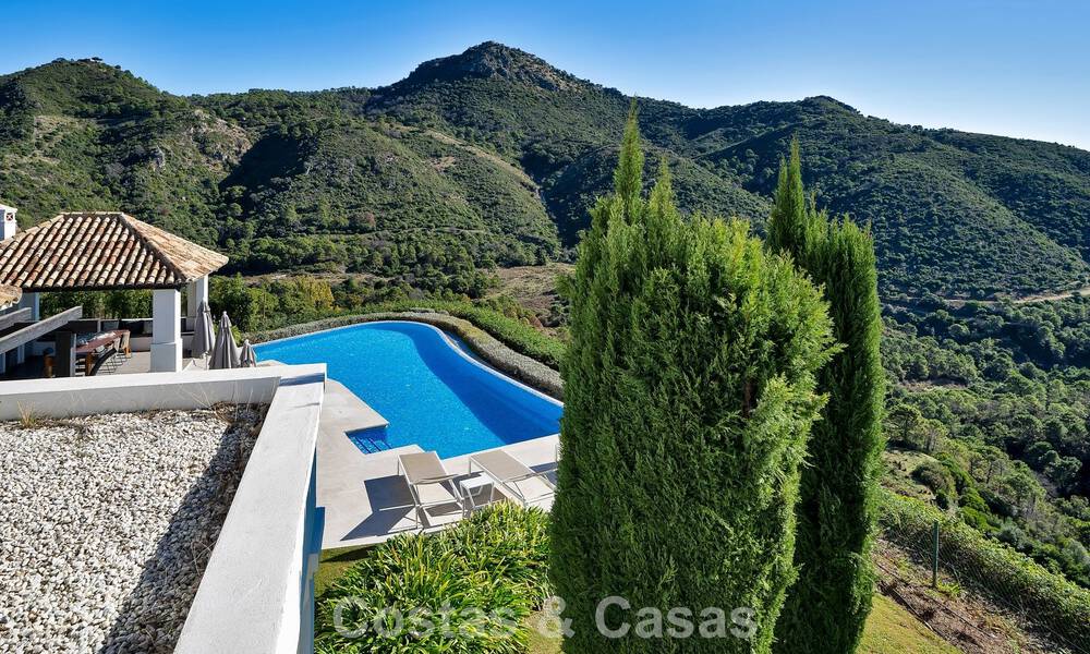 Grand Spanish luxury villa for sale with sublime sea views in a gated community in Benahavís - Marbella 791216
