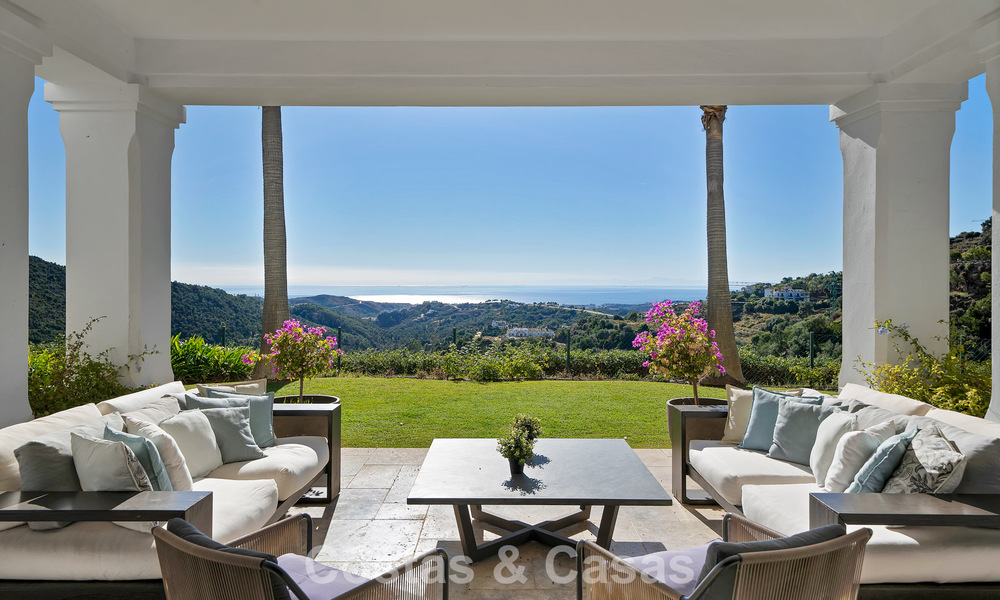Grand Spanish luxury villa for sale with sublime sea views in a gated community in Benahavís - Marbella 791223
