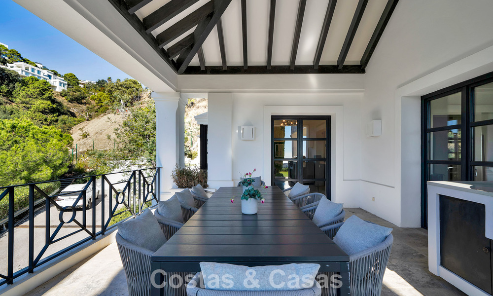 Grand Spanish luxury villa for sale with sublime sea views in a gated community in Benahavís - Marbella 791227