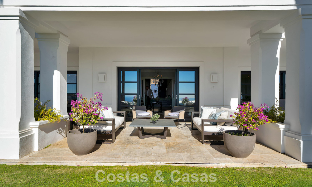 Grand Spanish luxury villa for sale with sublime sea views in a gated community in Benahavís - Marbella 791230