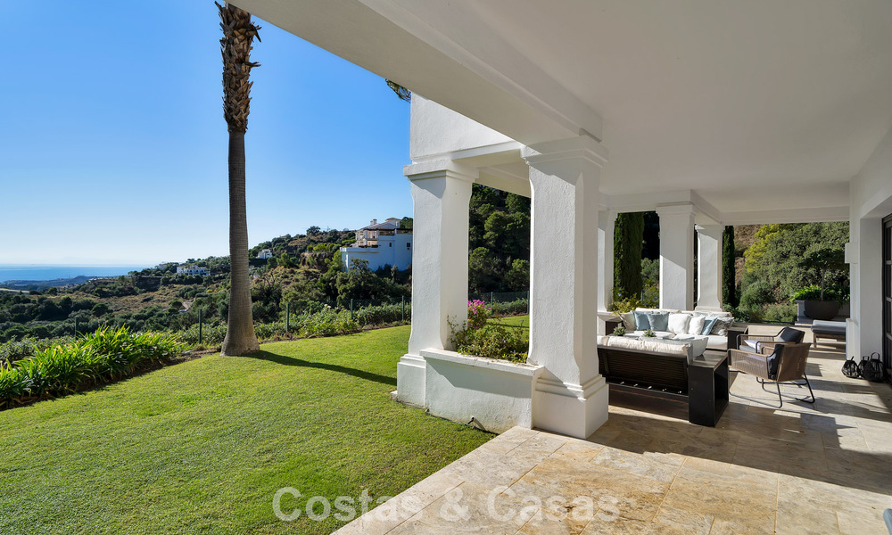 Grand Spanish luxury villa for sale with sublime sea views in a gated community in Benahavís - Marbella 791232