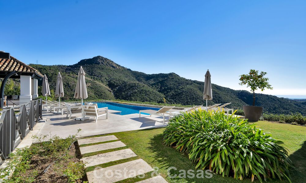 Grand Spanish luxury villa for sale with sublime sea views in a gated community in Benahavís - Marbella 791233