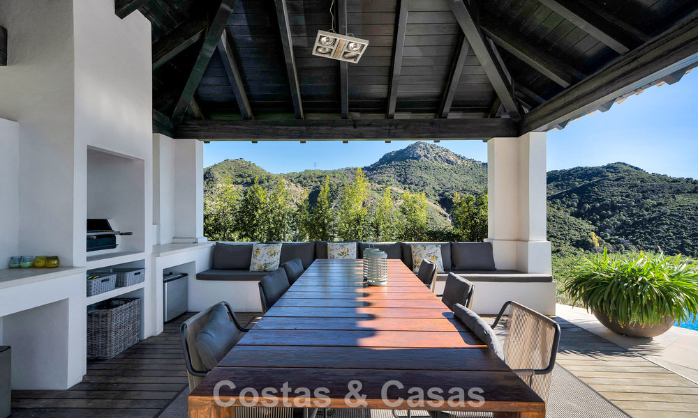 Grand Spanish luxury villa for sale with sublime sea views in a gated community in Benahavís - Marbella 791236