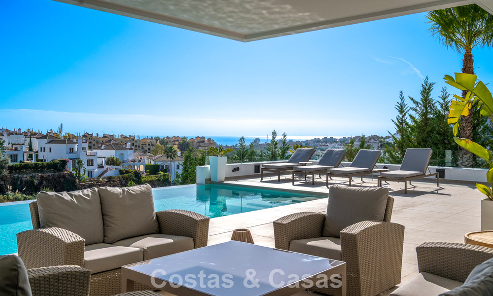 Impressive Contemporary Villa for Sale on the frontline golf on the New Golden Mile between Marbella and Estepona 791374