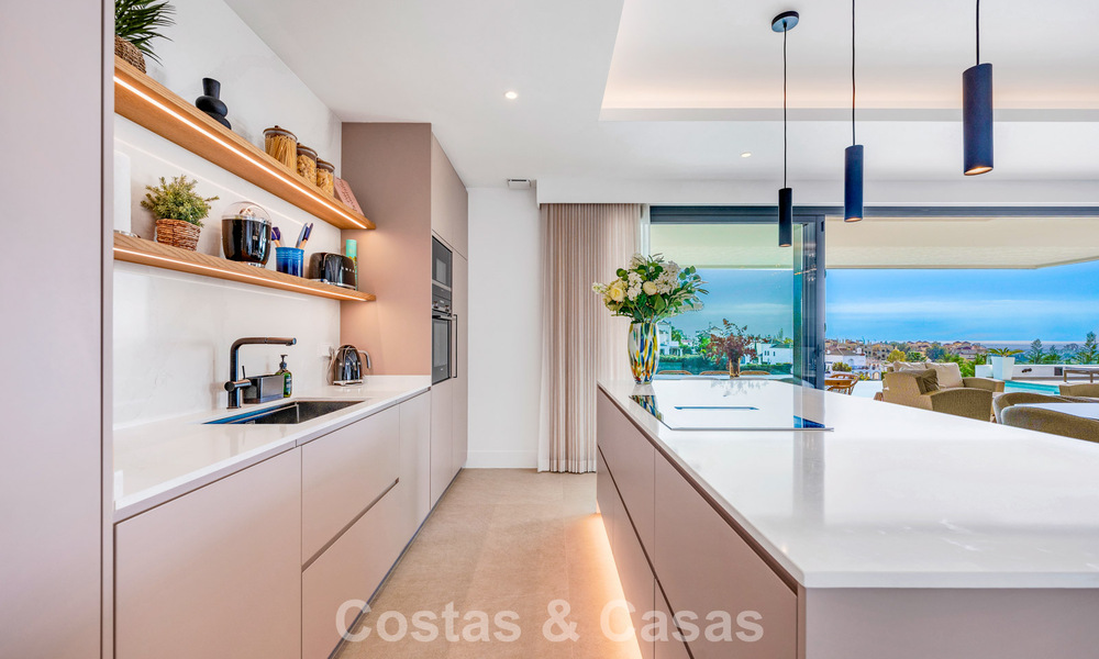 Impressive Contemporary Villa for Sale on the frontline golf on the New Golden Mile between Marbella and Estepona 791382