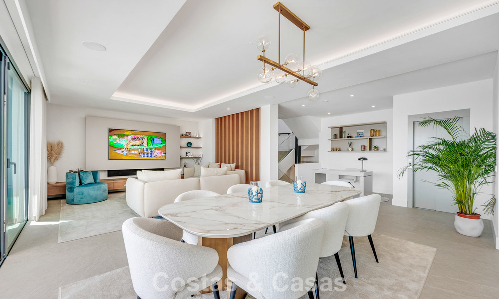 Impressive Contemporary Villa for Sale on the frontline golf on the New Golden Mile between Marbella and Estepona 791383