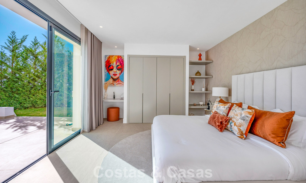 Impressive Contemporary Villa for Sale on the frontline golf on the New Golden Mile between Marbella and Estepona 791386